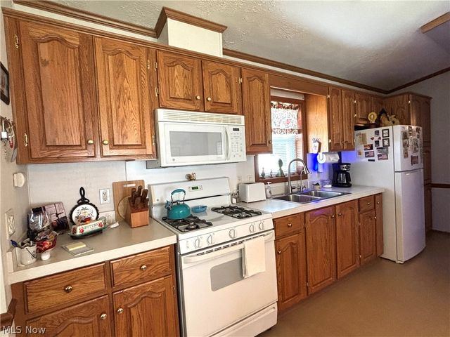 1229 Columbiana Lisbon Road 116, Columbiana, OH 44408