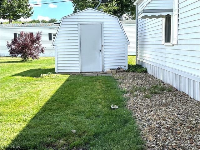 1229 Columbiana Lisbon Road 116, Columbiana, OH 44408
