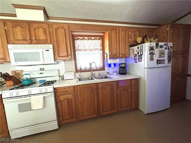 1229 Columbiana Lisbon Road 116, Columbiana, OH 44408