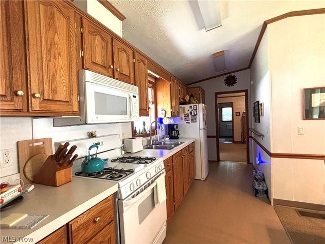 1229 Columbiana Lisbon Road 116, Columbiana, OH 44408