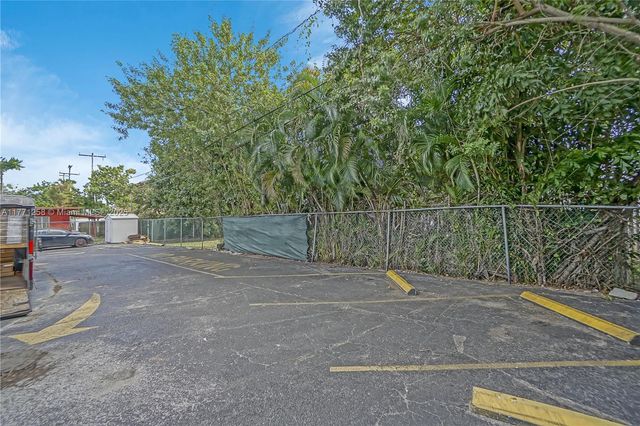 2924 W Flagler St, Miami, FL 33135