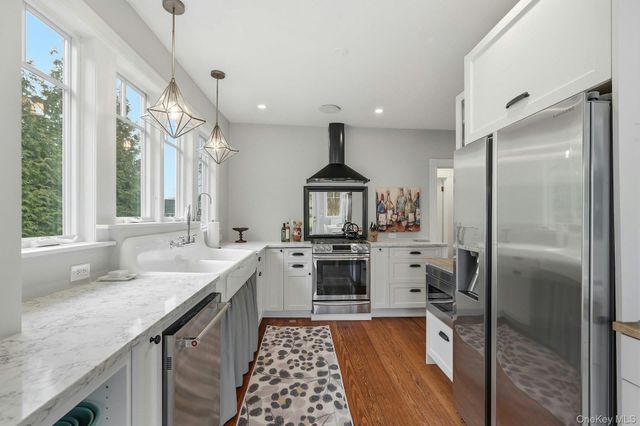 34 Fairview Street, Huntington, NY 11743