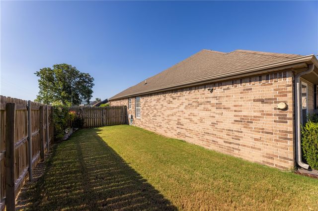 11160 Waterleaf Lane, Farmington, AR 72730
