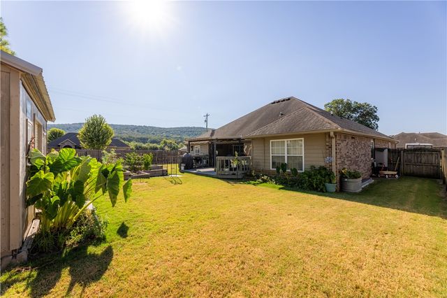 11160 Waterleaf Lane, Farmington, AR 72730