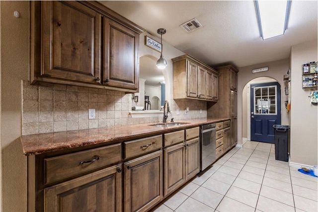 11160 Waterleaf Lane, Farmington, AR 72730