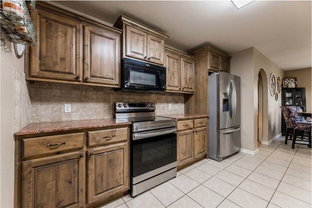 11160 Waterleaf Lane, Farmington, AR 72730