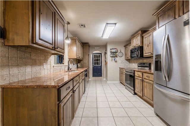 11160 Waterleaf Lane, Farmington, AR 72730