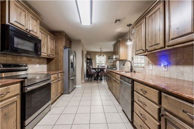 11160 Waterleaf Lane, Farmington, AR 72730