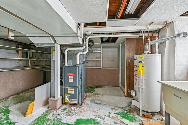 3932 S Main Street, Akron, OH 44319