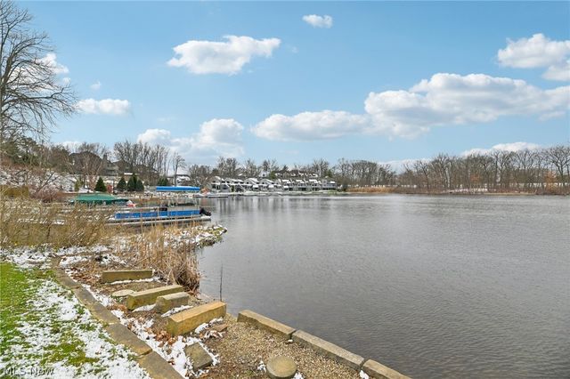 3932 S Main Street, Akron, OH 44319