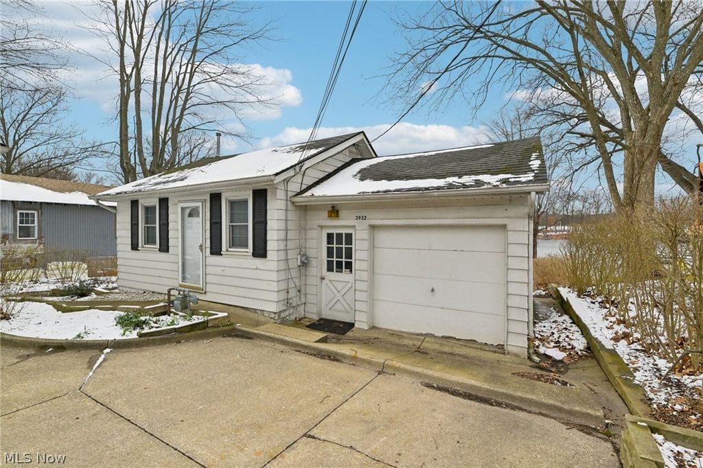 3932 S Main Street, Akron, OH 44319