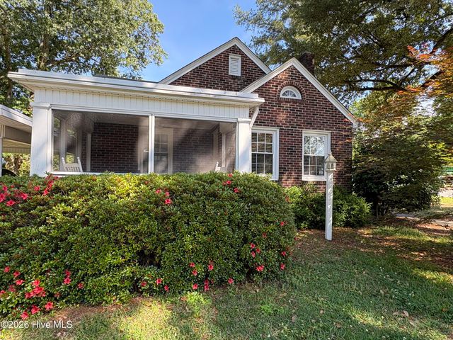 310 E 12th Street, Washington, NC 27889