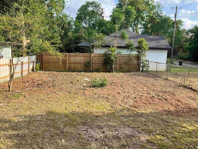 527 N Clayton, Tyler, TX 75702