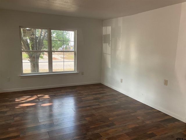 527 N Clayton, Tyler, TX 75702
