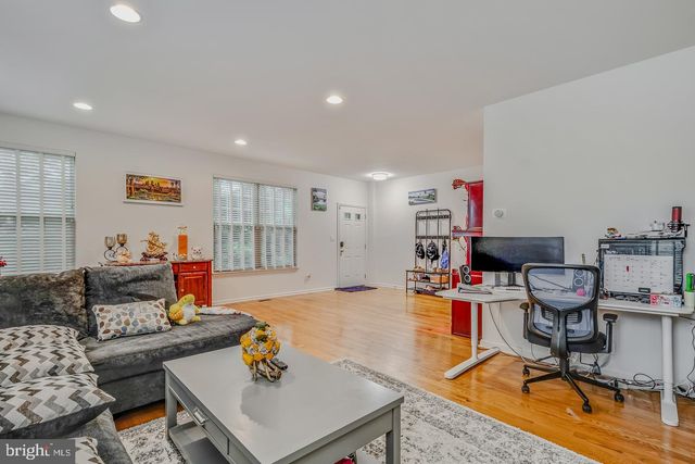 80 LILLY DR, Feasterville Trevose, PA 19053