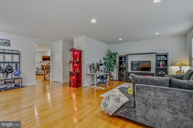 80 LILLY DR, Feasterville Trevose, PA 19053