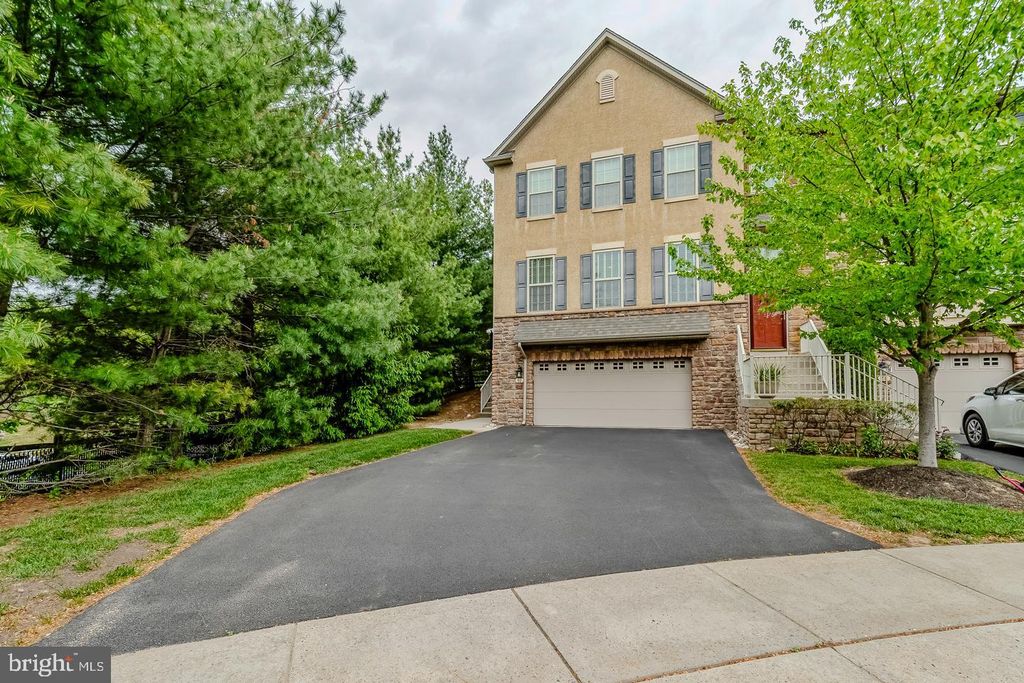 80 LILLY DR, Feasterville Trevose, PA 19053
