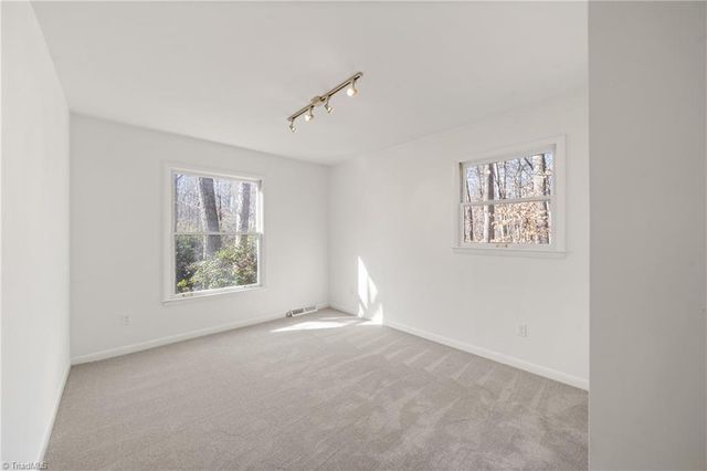 3941 Tonbridge Lane, Winston-salem, NC 27106