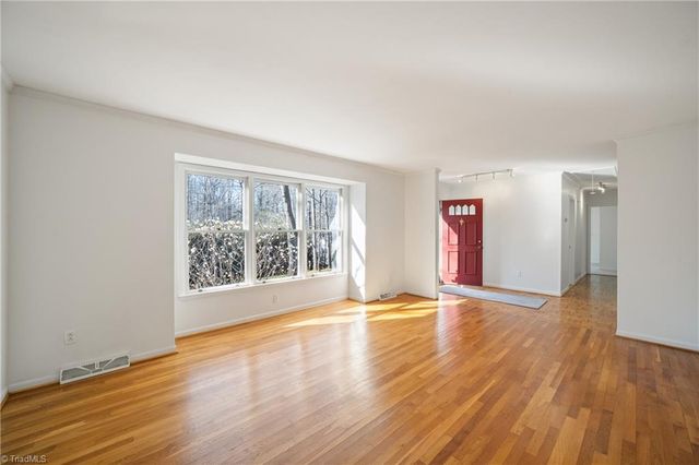 3941 Tonbridge Lane, Winston-salem, NC 27106