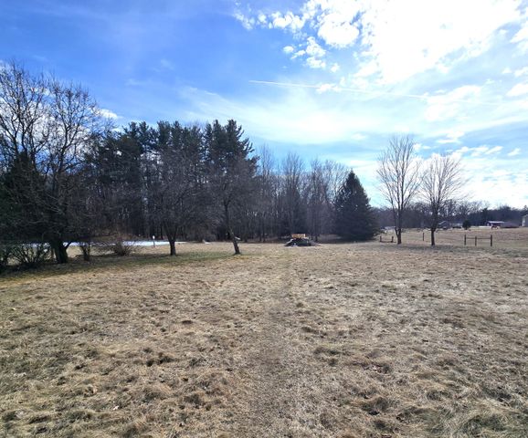 8020 Day Road, Assyria Twp, MI 49021
