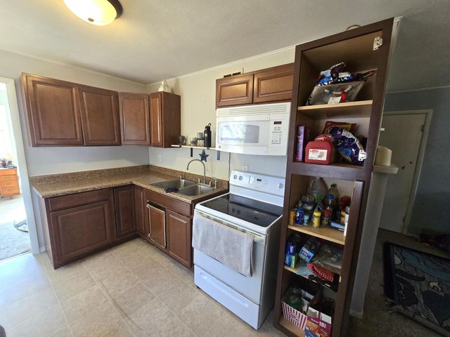 8020 Day Road, Assyria Twp, MI 49021