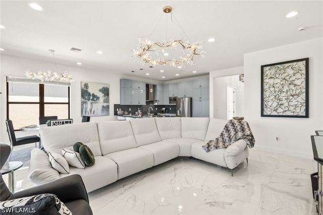 20321 Fair Oak LN, Estero, FL 33928