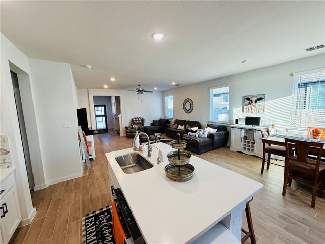 197 Everglades DR, Kyle, TX 78640