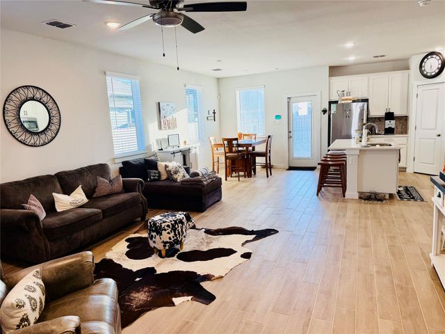 197 Everglades DR, Kyle, TX 78640