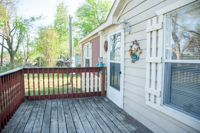 112 SE Front Street, Bailey, TX 75452