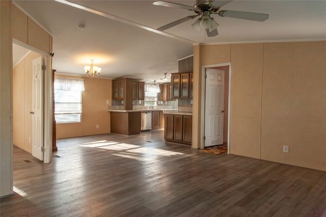 112 SE Front Street, Bailey, TX 75452