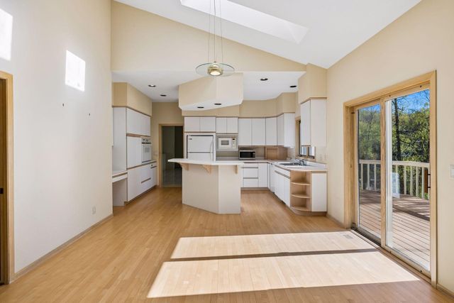 5915 Sweetwater Circle, Excelsior, MN 55331