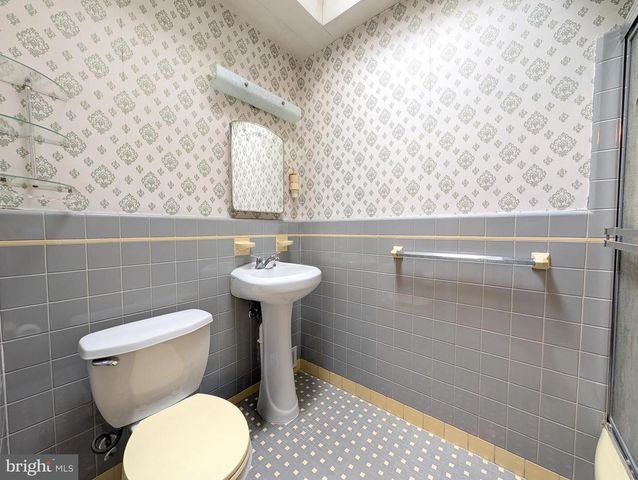 112 W CHELTENHAM AVE, Philadelphia, PA 19120