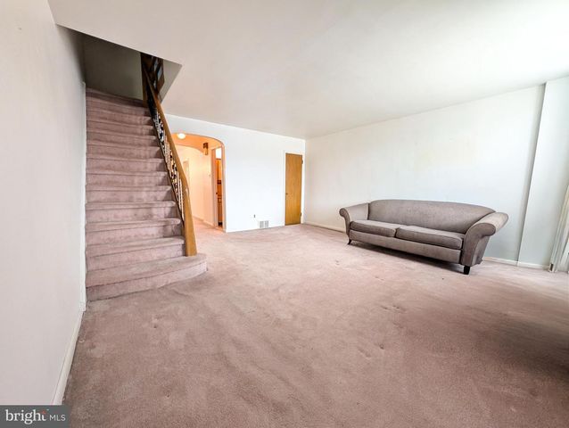112 W CHELTENHAM AVE, Philadelphia, PA 19120