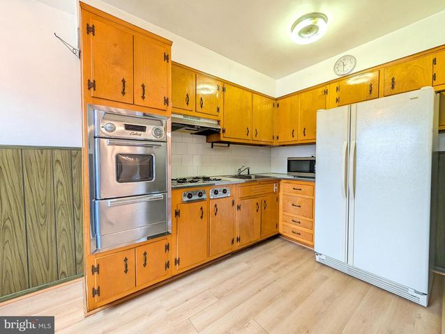 112 W CHELTENHAM AVE, Philadelphia, PA 19120