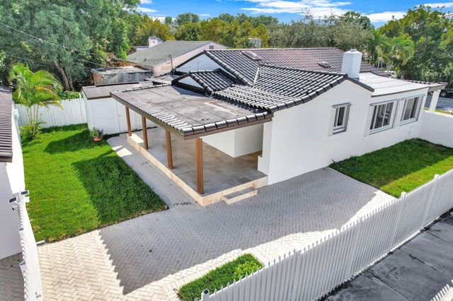 2291 SW 17th St, Miami, FL 33145