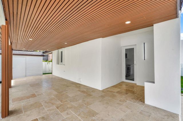 2291 SW 17th St, Miami, FL 33145