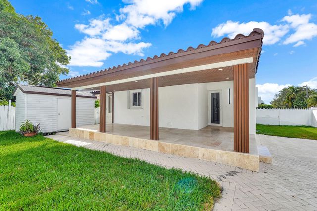 2291 SW 17th St, Miami, FL 33145