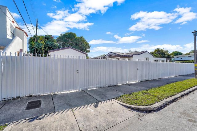 2291 SW 17th St, Miami, FL 33145