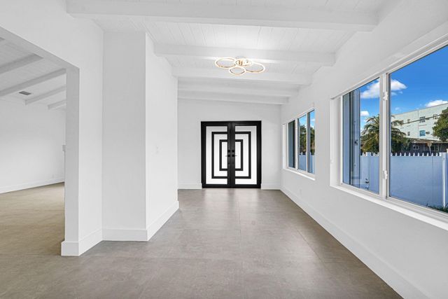 2291 SW 17th St, Miami, FL 33145