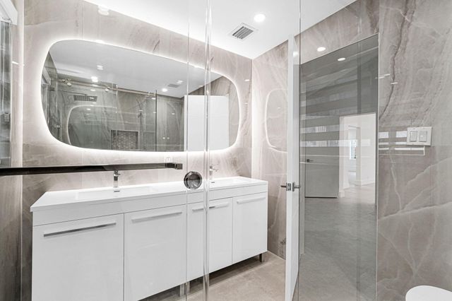 2291 SW 17th St, Miami, FL 33145