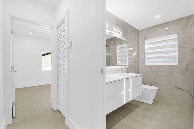 2291 SW 17th St, Miami, FL 33145