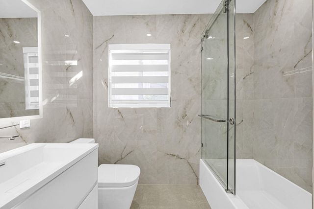 2291 SW 17th St, Miami, FL 33145