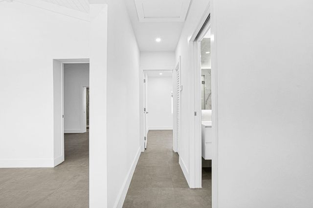 2291 SW 17th St, Miami, FL 33145