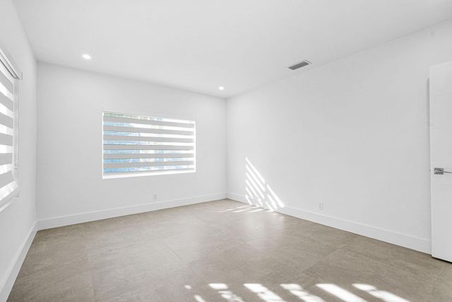 2291 SW 17th St, Miami, FL 33145