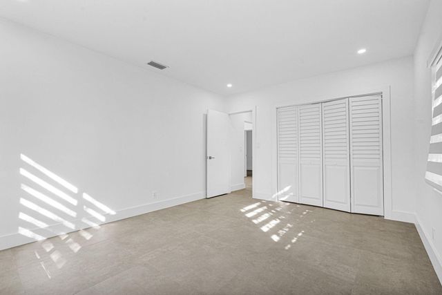 2291 SW 17th St, Miami, FL 33145