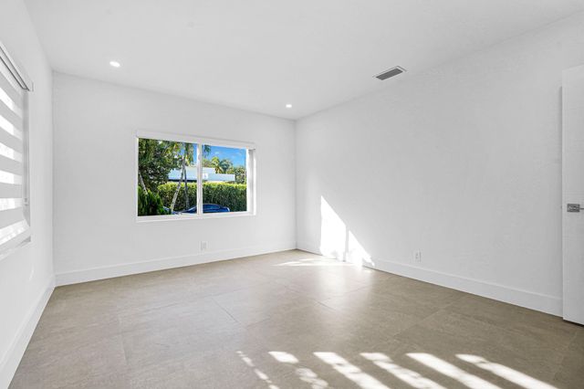 2291 SW 17th St, Miami, FL 33145