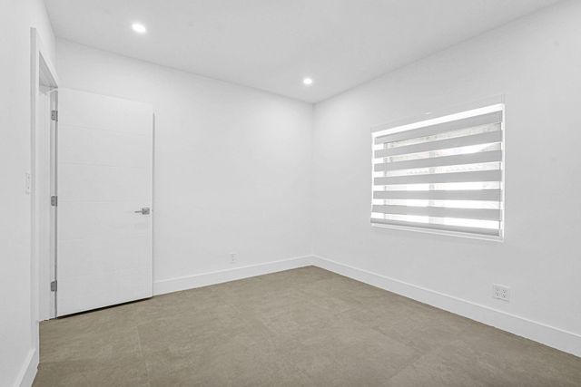 2291 SW 17th St, Miami, FL 33145