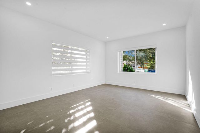 2291 SW 17th St, Miami, FL 33145