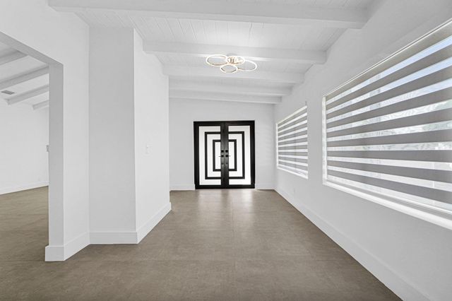 2291 SW 17th St, Miami, FL 33145