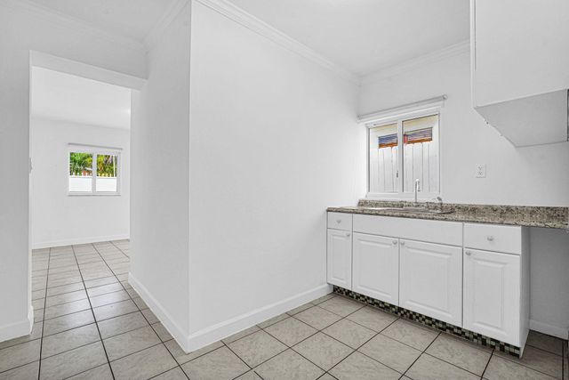 2291 SW 17th St, Miami, FL 33145